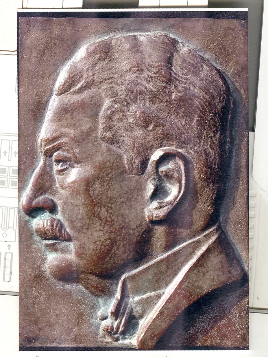 MIGUEL LILLO. Su perfil en un relieve en bronce, obra del escultor tucumano Enrique de Prat Gay  la gaceta / archivo