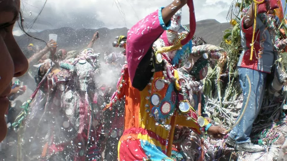 DE FIESTA. La Quebrada de Humauaca fue el destino más elegido para carnavalear. FOTO ARCHIVO