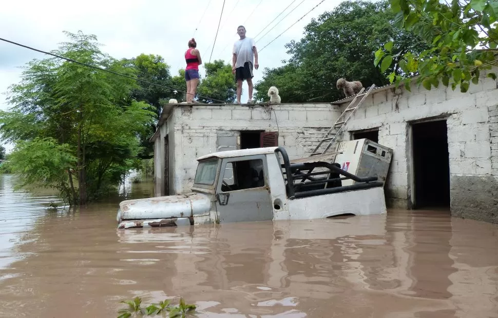 EVACUADOS. Las últimas lluvias afectaron de manera virulenta a poblaciones del sur de la provincia. LA GACETA / FOTO DE Osvaldo Ripoll 