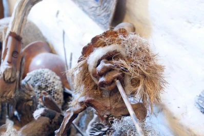 Los duendes cachetean con mano de hierro o mano de lana