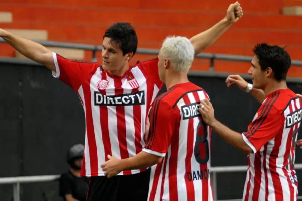 Estudiantes venció a Godoy Cruz y mantuvo la cima