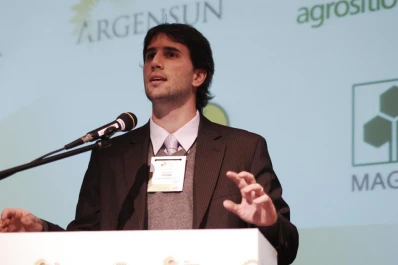 Es bajo el riesgo de una crisis de reservas, afirman economistas