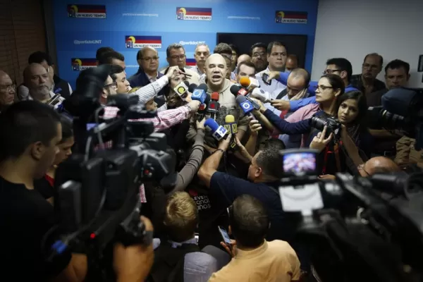 Recluyen al alcalde de Caracas en la cárcel donde está preso otro opositor