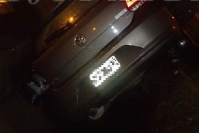 Un policía murió al perder el control de su auto y caer a un canal, en Jujuy