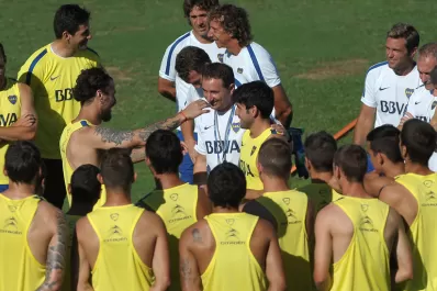 Arruabarrena probó con Palacios y Osvaldo en la delantera