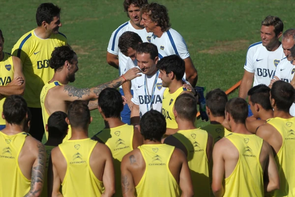 Arruabarrena probó con Palacios y Osvaldo en la delantera