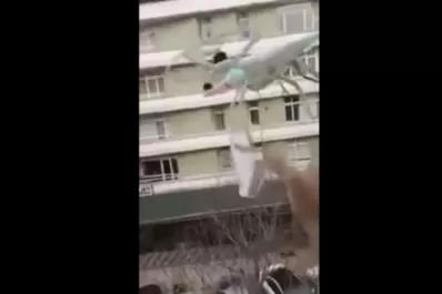 Insólito: mandan un drone a comprar cigarrillos