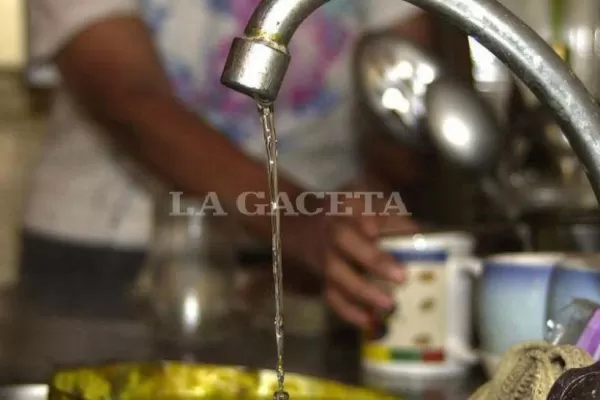 Están sin agua potable barrios de Yerba Buena, esta capital y comunas del interior