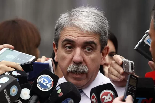 Aníbal Fernández ratificó que quiere suceder a Cristina Fernández, en su primera conferencia