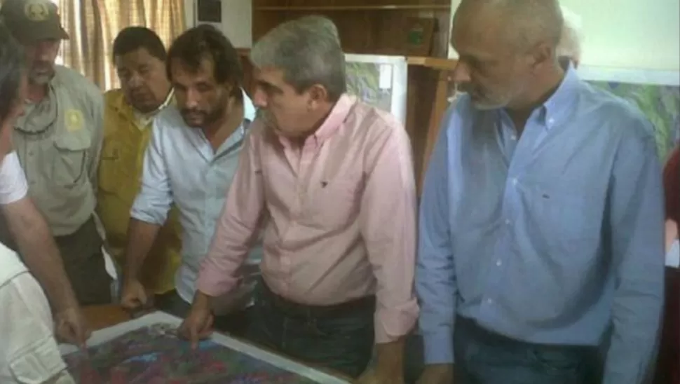 EN EL LUGAR. Aníbal Fernández, llegó cerca de las 13 a Chubut