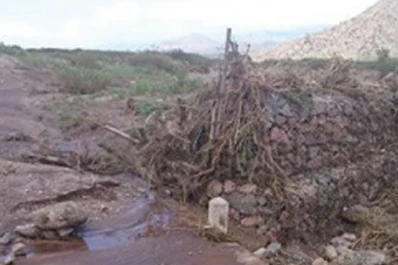 La crecida de los ríos genera problemas en Famatina