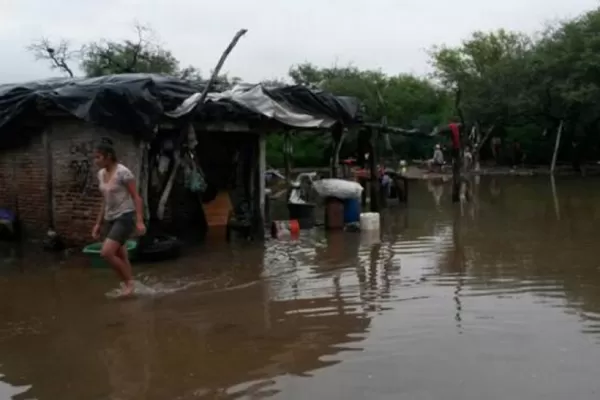 Más de 800 personas fueron evacuadas por las intensas lluvias, en el sudeste santiagueño