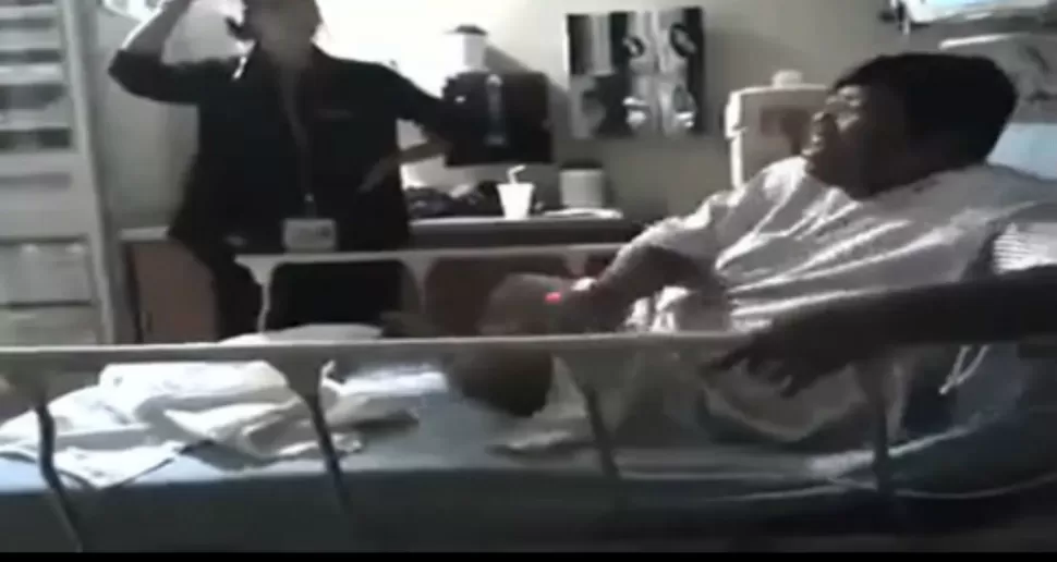 Ingresó de urgencia a un hospital por un orgasmo de dos horas