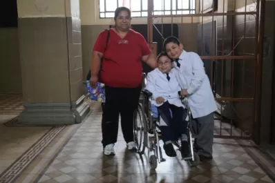 Mamá, portera y alumna al mismo tiempo