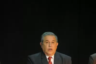 En su último discurso, Toledo anunció el pase a planta de 300 contratados