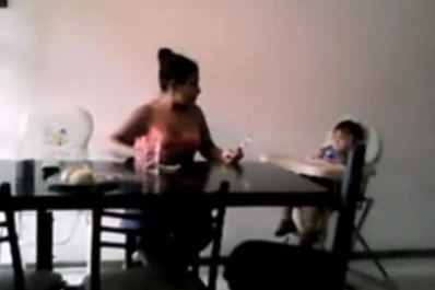 Filman a una niñera maltratando a dos nenes en Entre Ríos