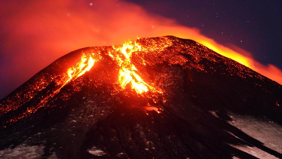Las imágenes más impactantes de la erupción del volcán Villarrica LA