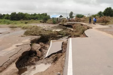 El Ejército reconstruirá un puente que se llevó el río en Bañado de Ovanta