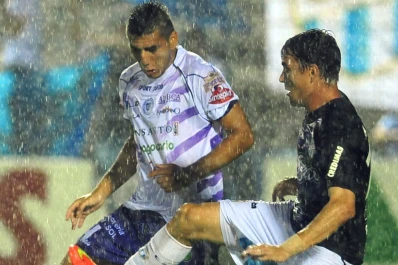 La tormenta obligó a que se suspenda el partido de Atlético