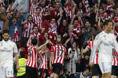 Real Madrid perdió y le sirvió en bandeja la punta del campeonato al Barcelona