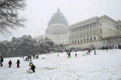 El temporal de nieve y frío castiga la costa este de EEUU