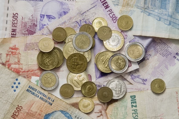 Circulan 791 millones de billetes más que hace un año