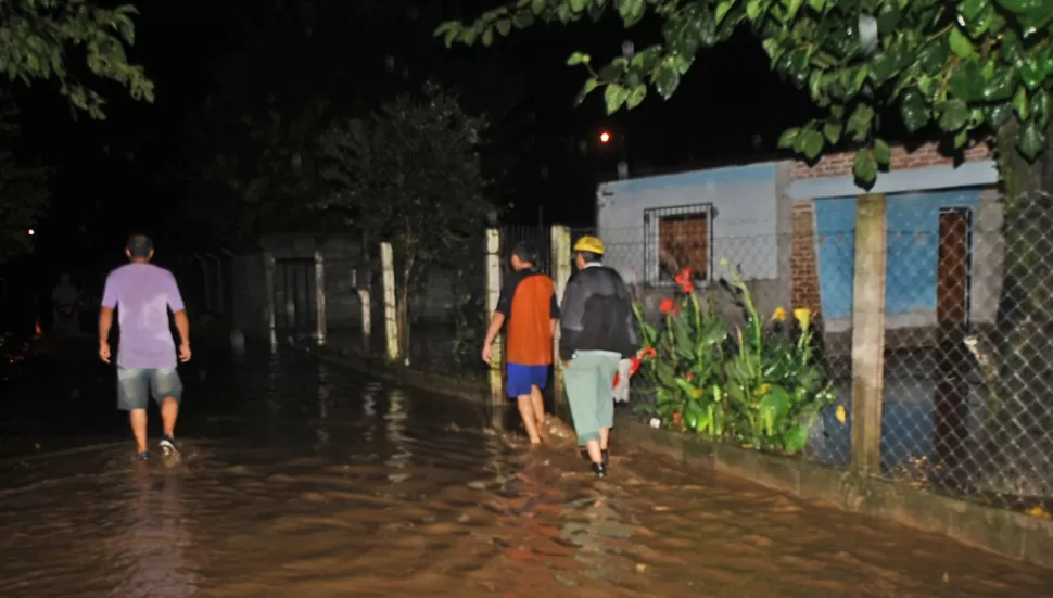 CONCEPCIÓN. La localidad cercana de El Molino se inundó esta madrugada. LA GACETA / FOTO DE OSVALDO RIPOLL