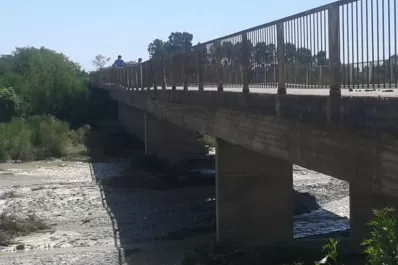 El puente de Zárate Norte, a punto de colapsar