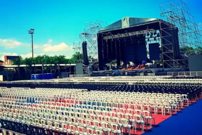 Todo listo para el show de Romeo Santos