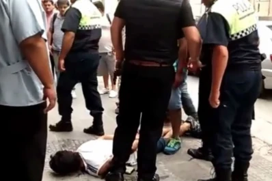 Vecinos atrapan a un ladrón y hacen justicia por mano propia