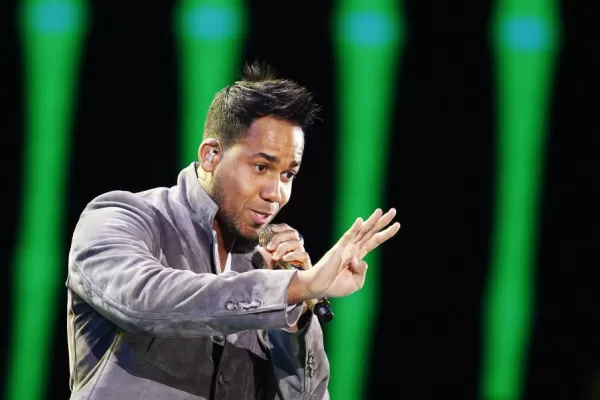 El rey de la bachata trae su combo sensual y romántico