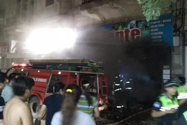 Se incendió una juguetería en Congreso primera cuadra