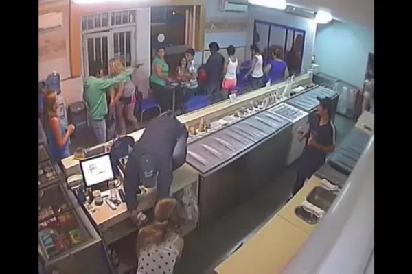 Detuvieron a los tres delincuentes que asaltaron una heladería