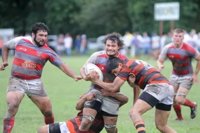 Brazos exhaustos en alto