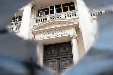 El paralelo volvió a bajar y la Bolsa tuvo una jornada festiva