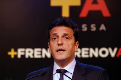 “Es amontonar dirigentes y un retorno al pasado”