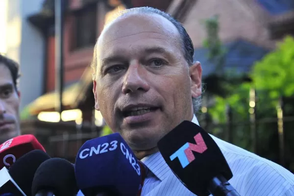 Berni se diferenció de Aníbal Fernández y apoya el uso de pistolas Taser