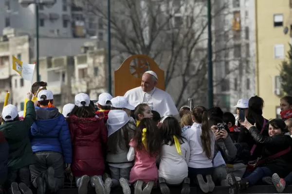 “Una sociedad corrupta apesta”, asegura Francisco