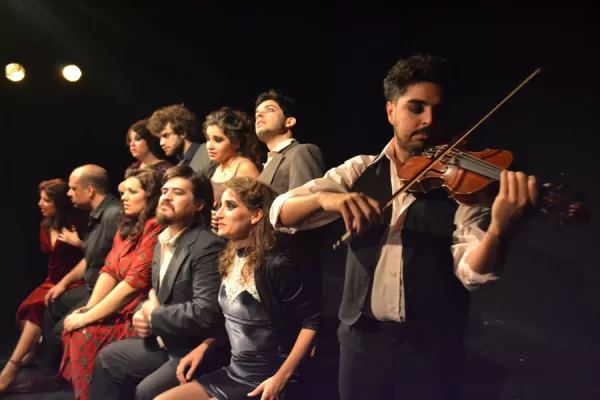 Internas, desaires y abucheos empañaron el acto inaugural