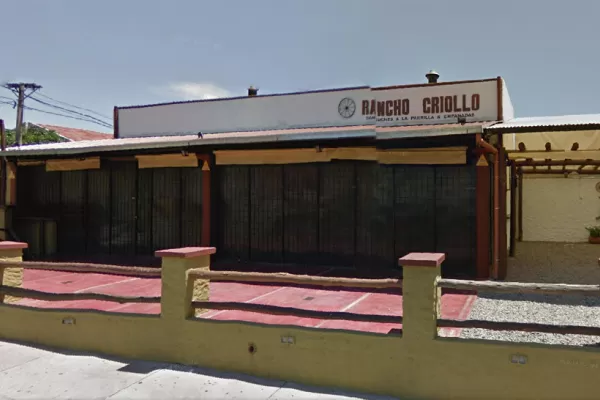 Una banda motorizada robó una parrillada en Laprida al 1100