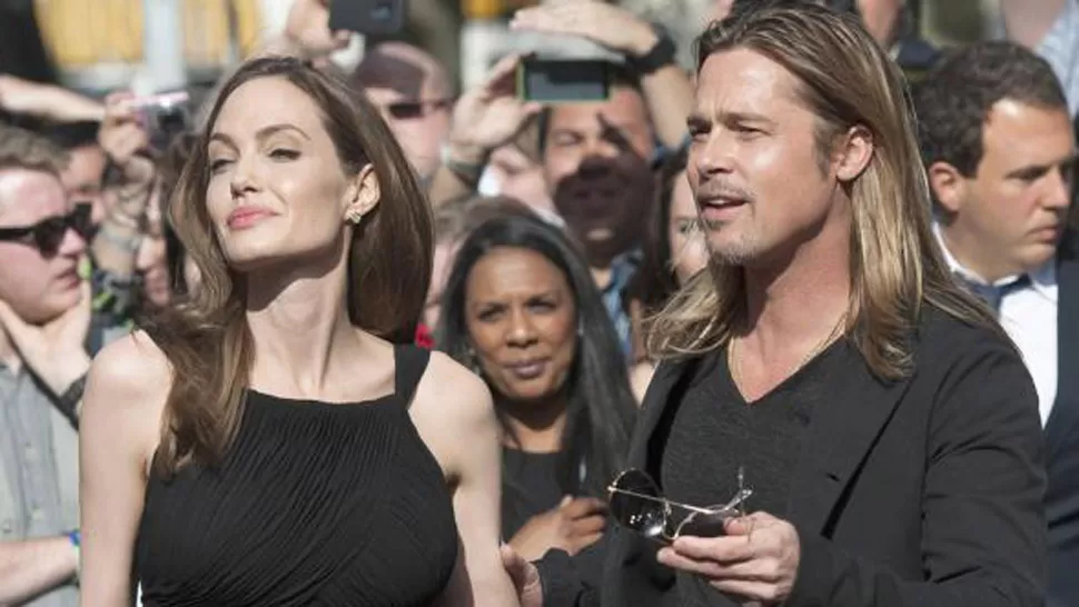ESTRELLAS. Angelina Jolie, junto a su esposo, el actor Brad Pitt. LA GACETA