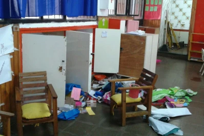 Robaron y causaron destrozos en la Escuela Raúl Colombres