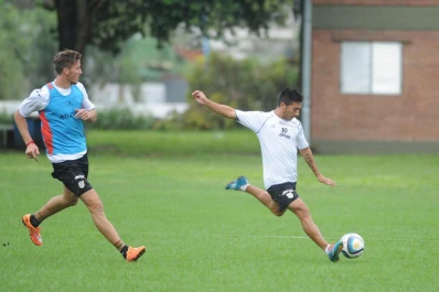 Atlético: Acosta cambia por goles la confianza que depositó el cuerpo técnico en él
