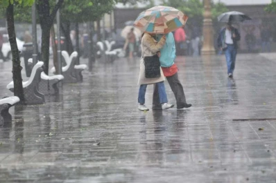 Las lluvias y bajas temperaturas se quedarían todo el día en Tucumán