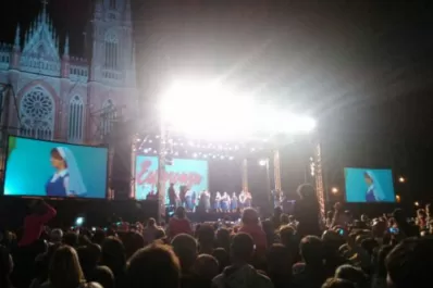 Lali Espósito y Mariano Martínez presentaron 'Esperanza Mía', lo nuevo de El Trece