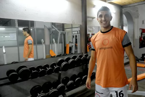 La “chilena” es su especialidad