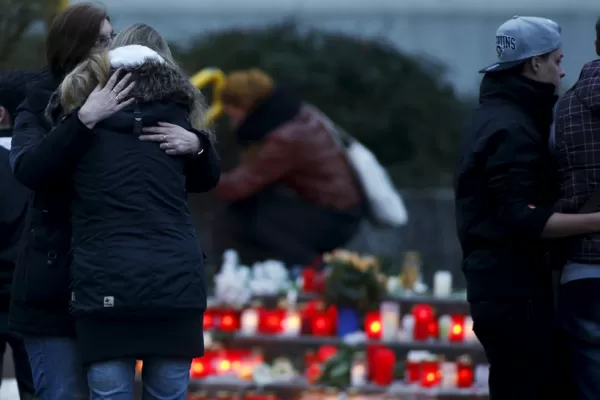 Uno de los pilotos del avión de Germanwings estaba afuera de la cabina antes de caer en los Alpes