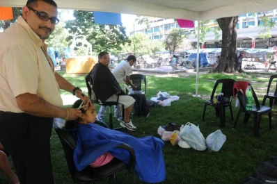 Domingo con peluqueros solidarios