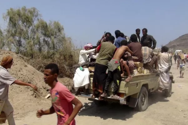 La coalición árabe mantiene sus ataques a Yemen