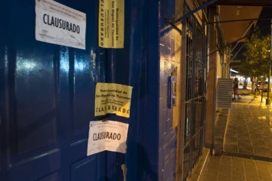 Rescataron a cinco mujeres de un supuesto prostíbulo y un ex policía quedó detenido